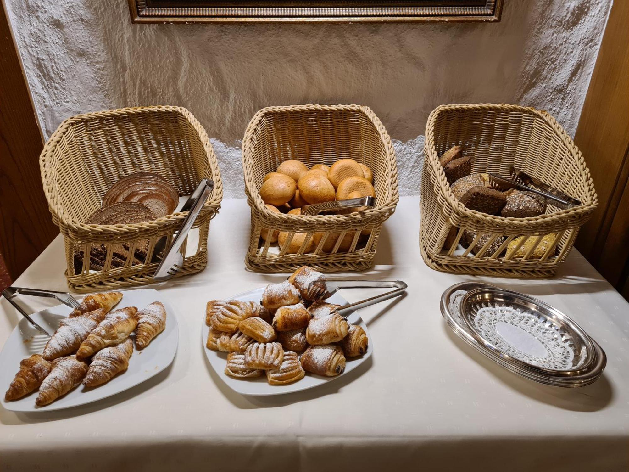 Hotel-Restaurant Kunz ピルマゼンス エクステリア 写真