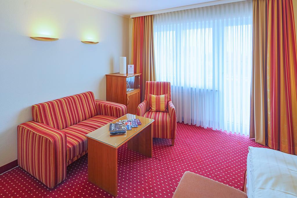 Hotel-Restaurant Kunz ピルマゼンス エクステリア 写真
