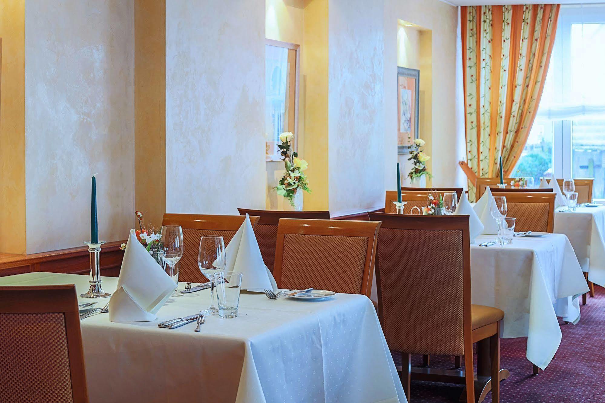 Hotel-Restaurant Kunz ピルマゼンス エクステリア 写真