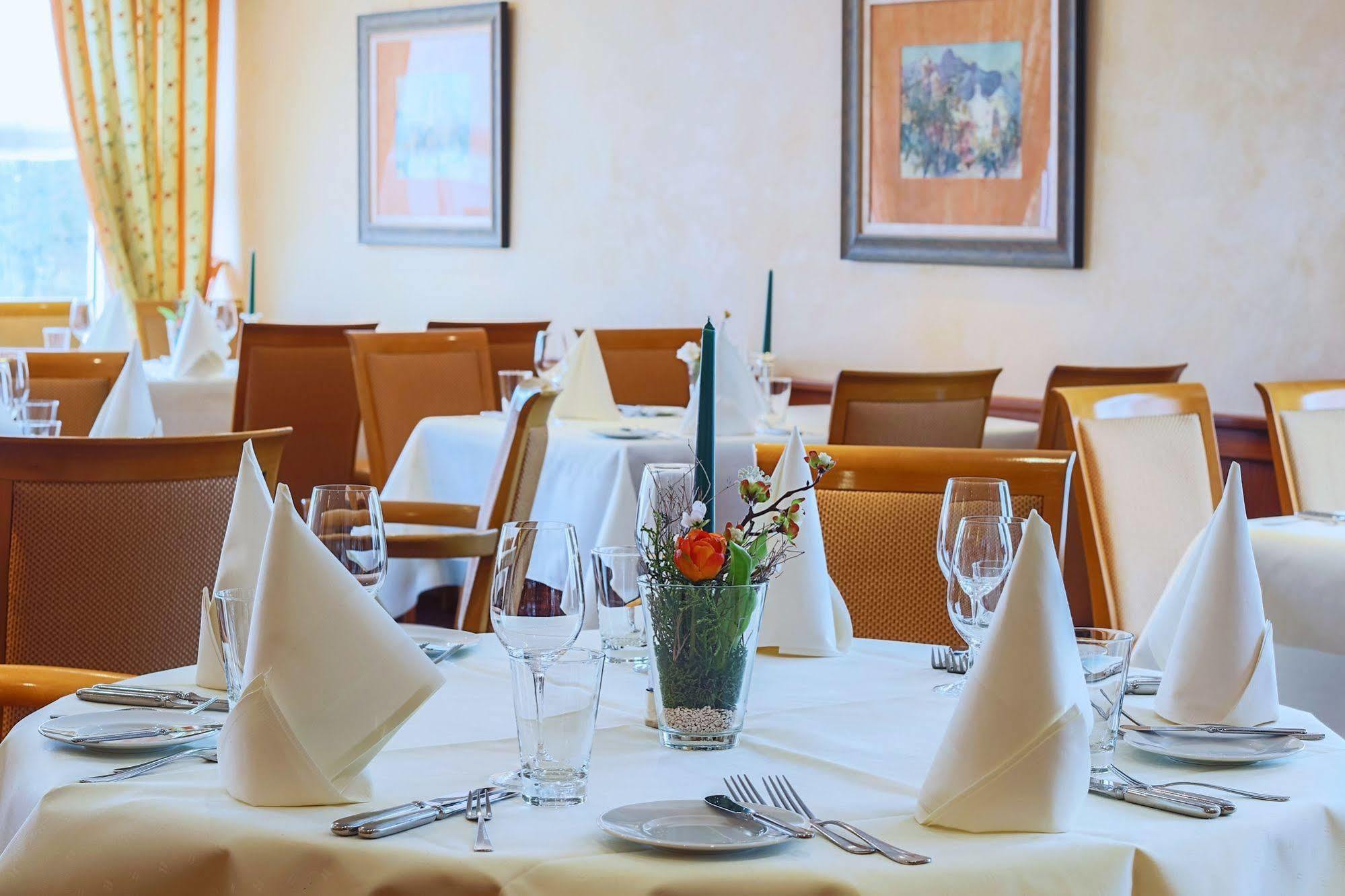 Hotel-Restaurant Kunz ピルマゼンス エクステリア 写真