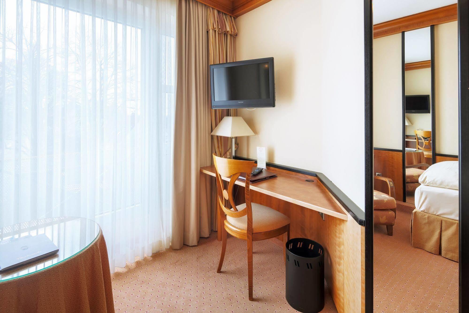 Hotel-Restaurant Kunz ピルマゼンス エクステリア 写真