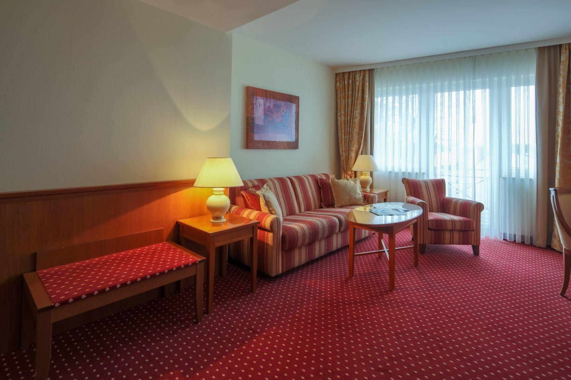 Hotel-Restaurant Kunz ピルマゼンス エクステリア 写真