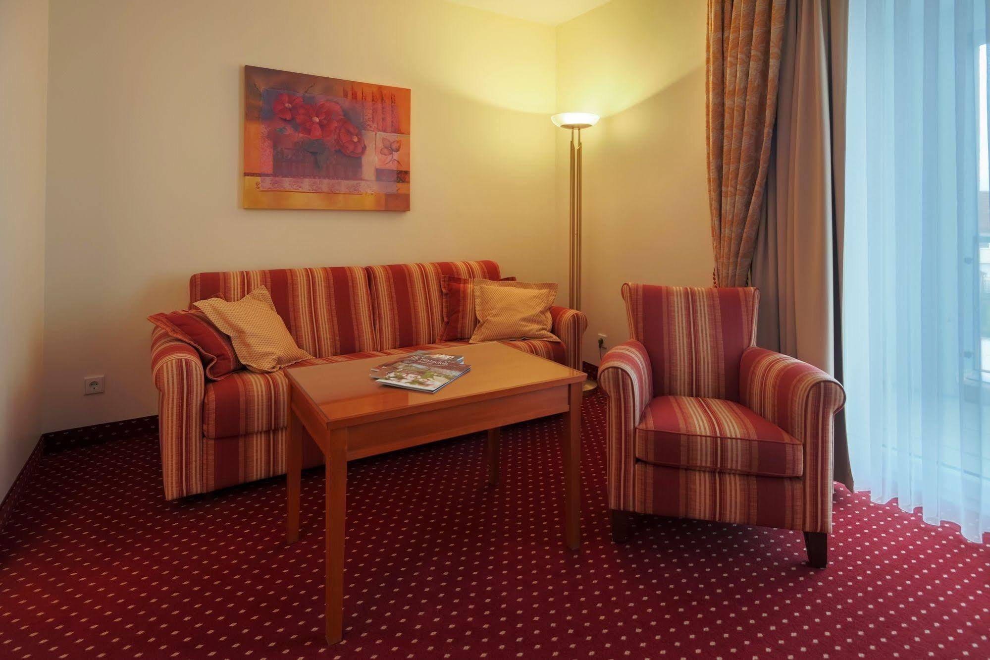 Hotel-Restaurant Kunz ピルマゼンス エクステリア 写真