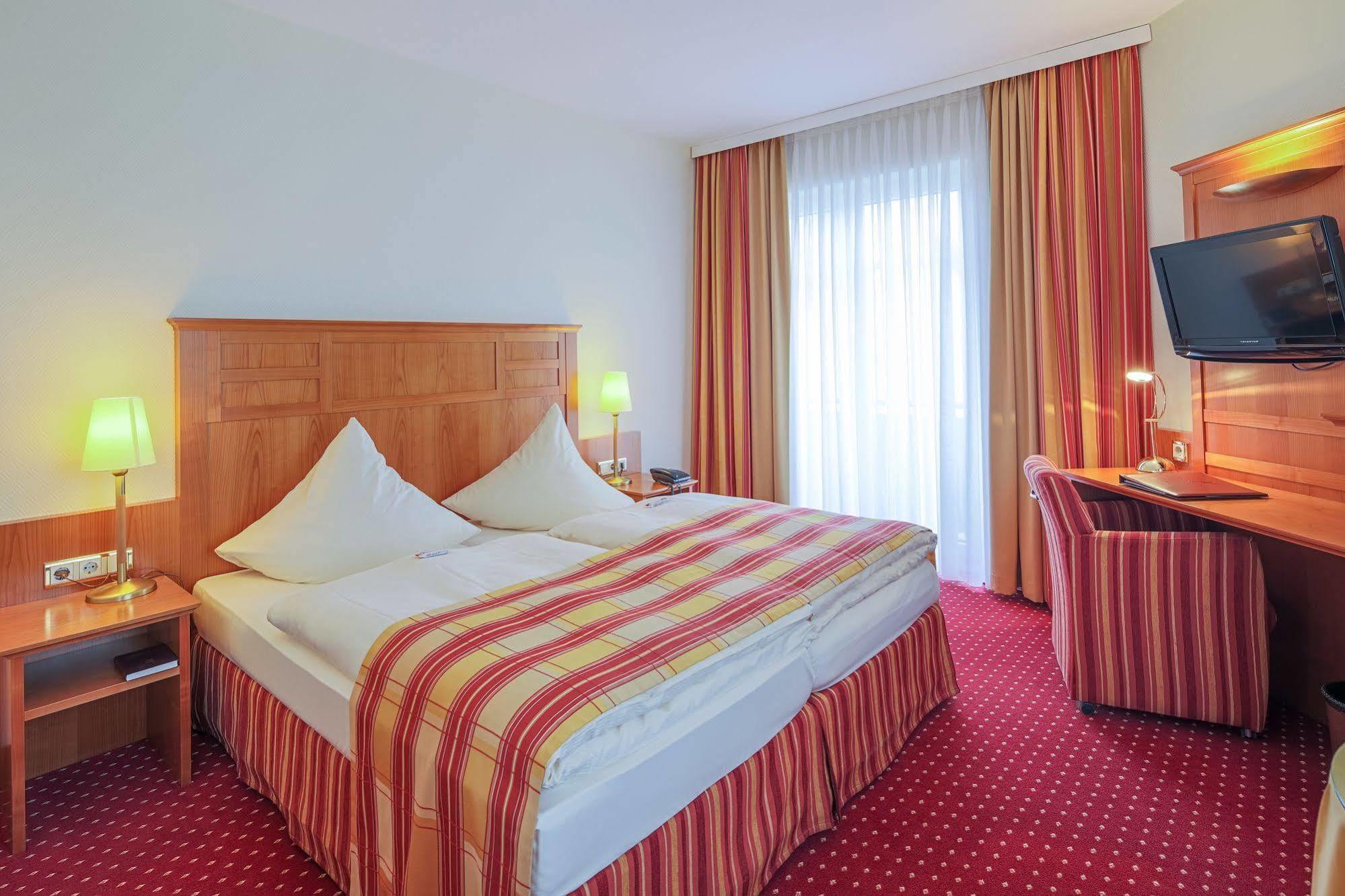 Hotel-Restaurant Kunz ピルマゼンス エクステリア 写真