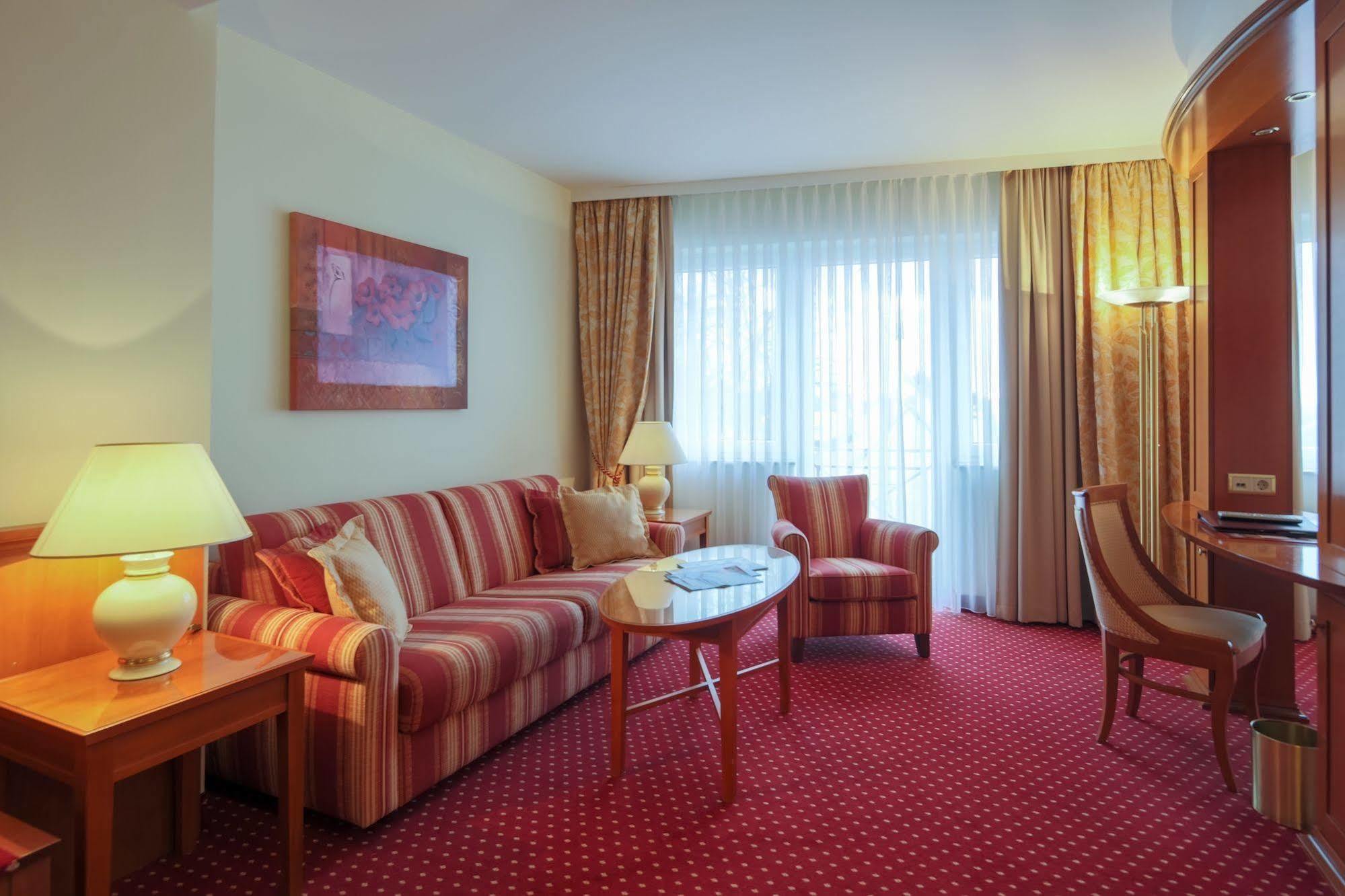 Hotel-Restaurant Kunz ピルマゼンス エクステリア 写真