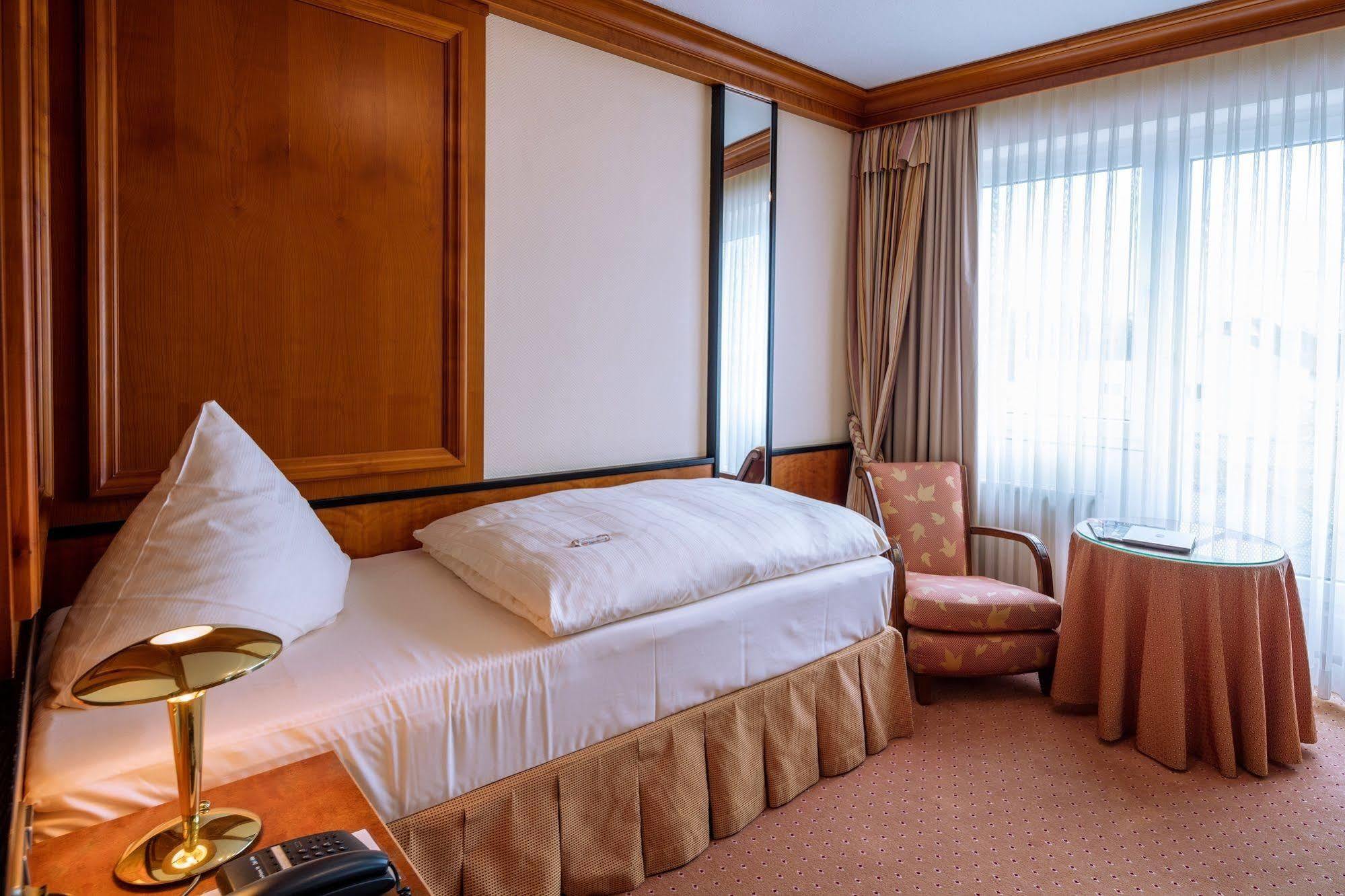 Hotel-Restaurant Kunz ピルマゼンス エクステリア 写真