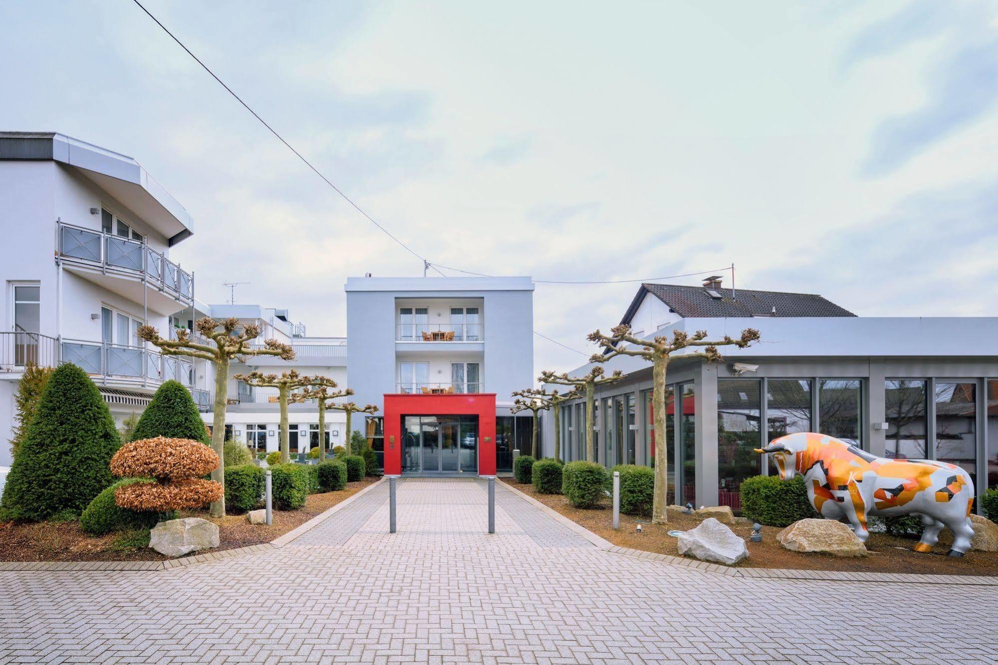 Hotel-Restaurant Kunz ピルマゼンス エクステリア 写真